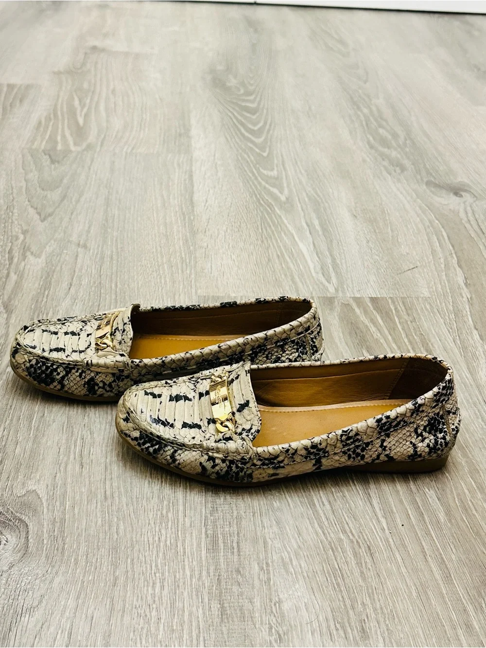 Coach Women's Beige Patterned Leather Loafers with Gold Hardware size 5.5